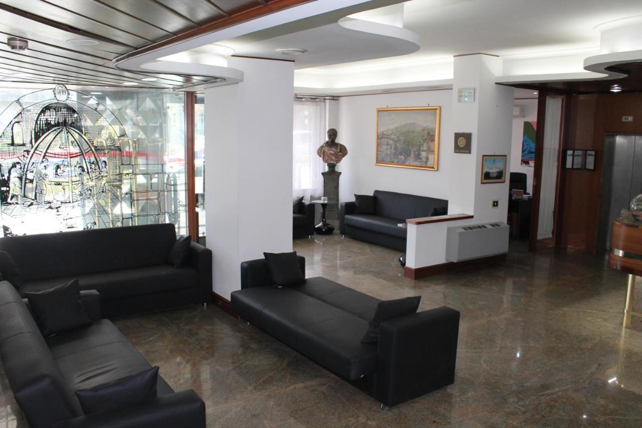 Augustus Ottaviano Exterior foto