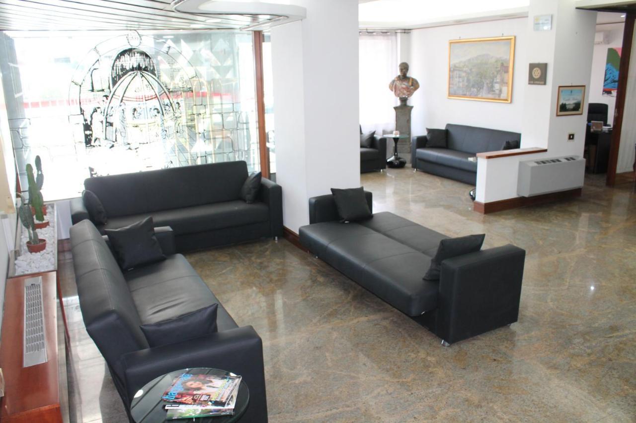 Augustus Ottaviano Exterior foto
